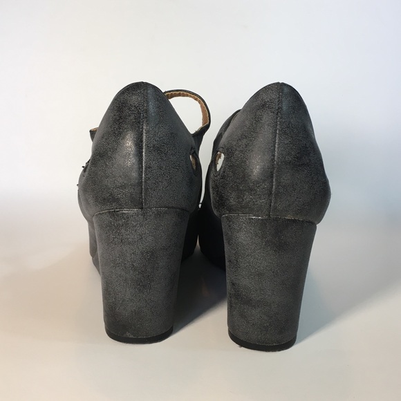 Nicole Grey Cutout Wedges - Picture 4 of 6